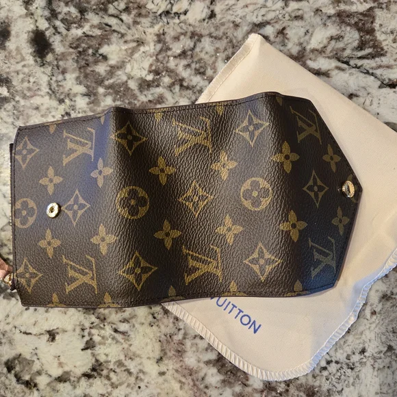 LV Monogram Wallet - Picture 4 of 6